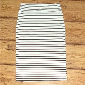 Striped pencil skirt *Fits more like a medium